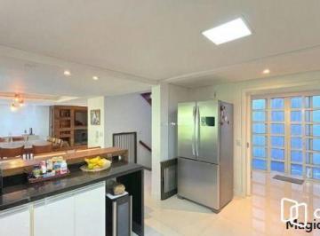 Casa · 155m² · 4 Quartos · 4 Vagas · Casa em Condomínio na Pedra Redonda | 4 Dormitórios | 297m² | 4 Vagas | Solar Bi