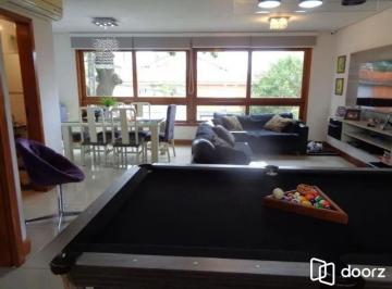 Casa · 312m² · 3 Quartos · 4 Vagas · Sobrado com 3 dormitórios, terraço e espaço gourmet no São Sebastião – POA