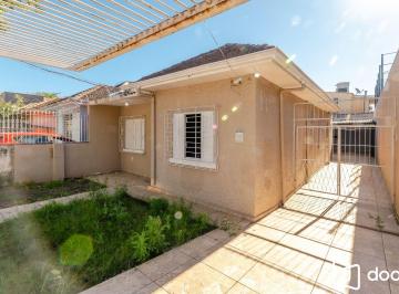 Casa · 211m² · 3 Quartos · 2 Vagas · Casa a venda no bairro São José com 3 dormitórios e amplo pátio