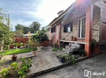 Casa · 320m² · 4 Quartos · 2 Vagas · Casa com 4 quartos e 2 lareiras no bairro Belém Velho