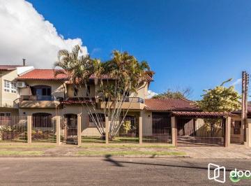 Casa · 335m² · 4 Quartos · 3 Vagas · Sobrado para Venda - 335m², 4 dormitórios, sendo 2 suites, 3 vagas - Petrópolis