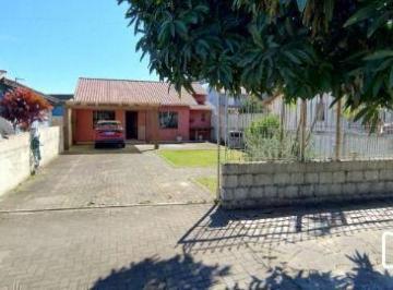 .jpg+2025-03-04 · Casa em Porto Alegre, no bairro Camaquã, com 2 dormitório(s), e 2 banheiros, à v