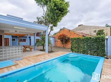 Casa · 176m² · 4 Quartos · 2 Vagas · Casa 4 quartos/suite/banheira/piscina/Canoas