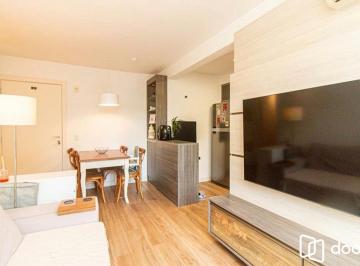 Apartamento · 57m² · 2 Quartos · 1 Vaga · Apartamento à venda com 2 dormitórios, sacada e vaga no Morro Santana.