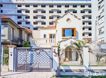 Casa · 280m² · 4 Quartos · 5 Vagas · Casa com piscina e 5 vagas em frente ao Zaffari na Luiz Afonso