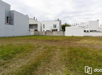 Terreno · 154m² · Lote de 154m2 no Condomínio Villa Amalfi, com boa infraestrutura