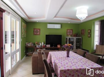 Casa · 250m² · 3 Quartos · 2 Vagas · Casa em condomínio com 3 dormitórios, suíte e 2 vagas