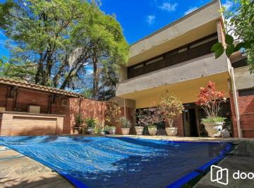 Casa · 480m² · 4 Quartos · 4 Vagas · Casa à venda - em Petrópolis