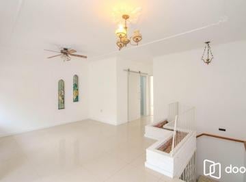 Casa · 190m² · 3 Quartos · 2 Vagas · Casa com 3 dormitórios no Bairro Jardim Floresta