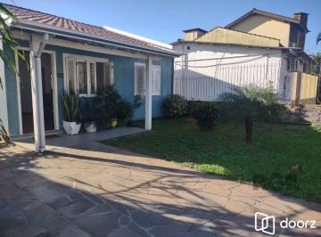 Casa · 250m² · 4 Quartos · 4 Vagas · Casa com 250m², 2 quartos, 1 suite, edícula, no bairro Nonoai