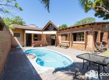 Casa · 200m² · 2 Quartos · 3 Vagas · Casa à venda - em Camaquã