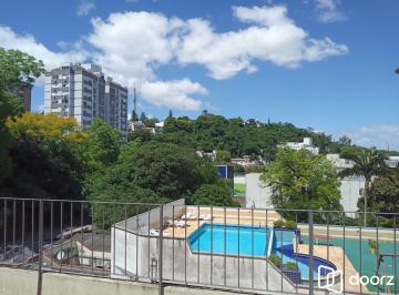 Apartamento · 149m² · 2 Quartos · 1 Vaga · Cobertura de 2 quartos, 2 banheiros e 1 vaga de garagem no bairro Menino Deus
