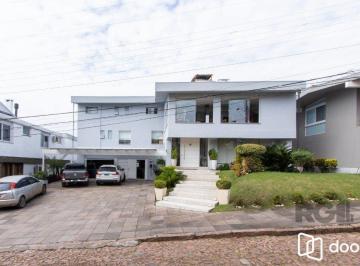 Casa · 564m² · 6 Quartos · 4 Vagas · Casa em condominio . com 6 suites, sendo 3 suítes master com closet e hidro.