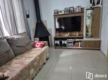 Casa · 102m² · 2 Quartos · 1 Vaga · Casa térrea com pátio aos fundos