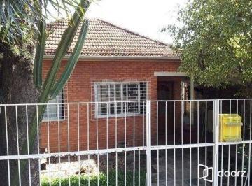 Casa · 80m² · 3 Quartos · 2 Vagas · Casa para Venda - 80m², 3 dormitórios, sendo 1 suites, 2 vagas - Teresópolis