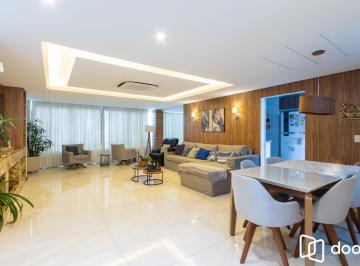 Casa · 340m² · 4 Quartos · 2 Vagas · Casa 4 dormitórios com elevador