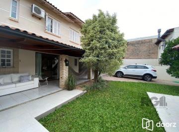 Casa · 334m² · 5 Quartos · 4 Vagas · Casa de 5 dormitórios, bairro Jardim Floresta