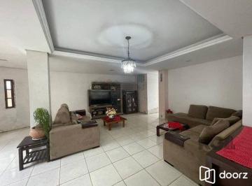 Casa · 130m² · 4 Quartos · 2 Vagas · Casa de 4 dormitórios, bairro Ipanema