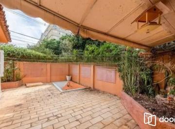 Casa · 230m² · 3 Quartos · 2 Vagas · Casa térrea com piscina, jardim e 3 dormitórios Jardim Botanico