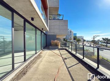 Apartamento · 230m² · 3 Quartos · 4 Vagas · Belíssimo apartamento com projeto diferenciado e vista deslumbrante para o pôr d