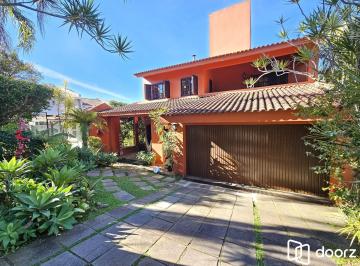 Casa · 246m² · 4 Quartos · 2 Vagas · LINDO SOBRADO DE ESQUINA COM PISCINA NO JARDIM ISABEL