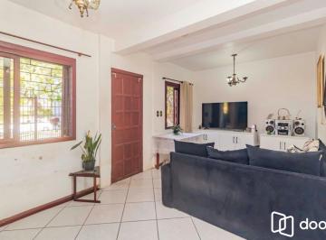 Casa · 280m² · 4 Quartos · 2 Vagas · Casa com 4 quartos, 1 suíte , vaga de garagem e churrasqueira à venda em Sarandi