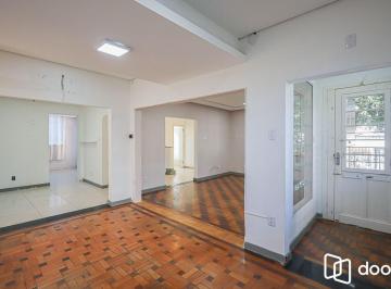 Casa · 312m² · 3 Quartos · 6 Vagas · Casa a venda no bairro Petrópolis