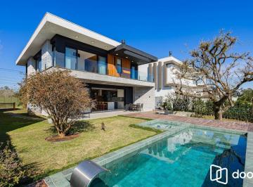Casa · 335m² · 4 Quartos · 4 Vagas · Casa a venda no Ilhas Park em El Dorado
