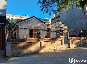 Casa · 90m² · 2 Quartos · 2 Vagas · Casa à venda - em Menino Deus