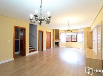 Casa · 155m² · 3 Quartos · 2 Vagas · Casa de 3 dormitórios a venda no bairro Guarujá, Porto Alegre