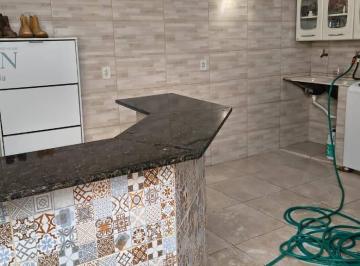 Casa · 175m² · 3 Quartos · Casa à Venda – Bairro Feital