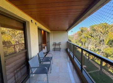 Apartamento de 4 quartos, Brasília · SQN 311, miolo de quadra, vazado e reformado, 02 vagas cobertas e soltas, água quente nas torneiras.