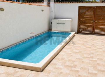Casa · 68m² · 2 Quartos · "Encontre Seu Lar Perfeito em Balneário Josedy!"