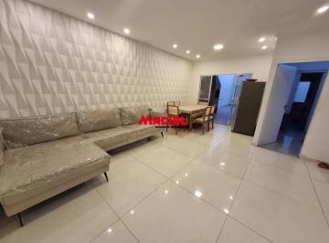Casa · 70m² · 3 Quartos · 2 Vagas · Linda casa em bairro sossegado em Taubaté,com tres quartos sendo uma suíte próximo a mercados escola