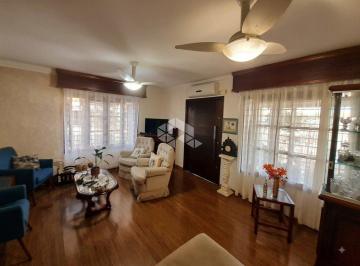 Casa · 130m² · 2 Quartos · 4 Vagas · Casa de esquina 2 dormitórios com suíte, living amplo e 4 vagas de garagem.