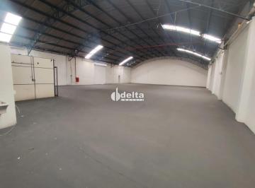 Comercial · 2100m² · 40 Vagas · Galpão disponível para locação no bairro Nossa Senhora das Graças em Uberlândia-MG