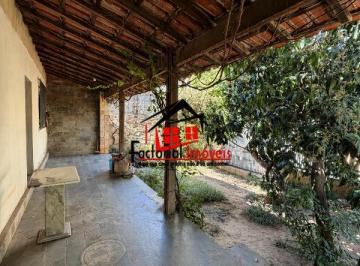 Casa · 180m² · 3 Quartos · 4 Vagas · Casa de 3 Quartos com Amplo Espaço à Venda no Caiçara – Belo Horizonte/MG