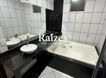 Casa · 240m² · 3 Quartos · 5 Vagas · Casa Ampla de 240m² no Bairro Santa Rosa com 3 Quartos sendo 1 Suíte Máster com Hidro e Closet, Vist