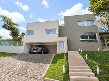 Casa · 370m² · 5 Quartos · 6 Vagas · Casa com 5 quartos, sendo 3 suítes, 5 vagas no Ecoville em região arborizada.