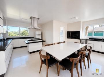 Casa · 370m² · 5 Quartos · 6 Vagas · Casa com 5 quartos, sendo 3 suítes, 5 vagas com amplo quintal arborizado.