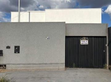 Fachada · Casa à venda, 2 quartos, 1 suíte, 1 vaga, Padre Eustáquio - Patrocínio/MG