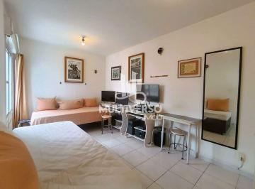 Apartamento · 26m² · 1 Quarto · 1 Vaga · KITNET À VENDA NO EMBARÉ – A UMA QUADRA DA PRAIA!
