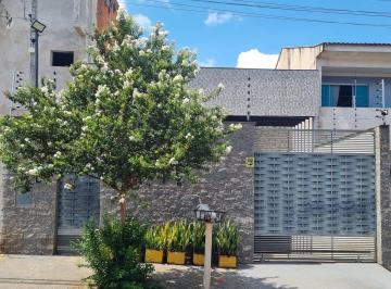 Casa · 173m² · 3 Quartos · 3 Vagas · Casa com 3 quartos à venda no Jardim Columbia D em Londrina.