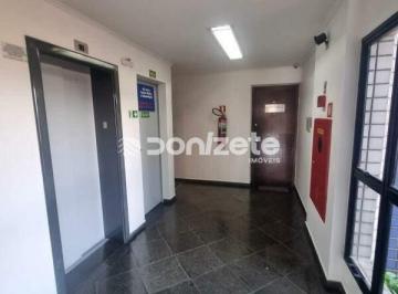 Comercial · 67m² · 1 Vaga · Sala Comercial para Aluguel em Santo André (Jardim) — 67m², 3 salas, 2 banheiros e 1 vaga