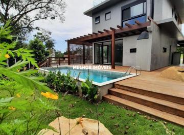Apartamento · 258m² · 3 Quartos · 4 Vagas · Casa Nova à Venda com 03 pavimentos Localizado na Praia Taquaras em Balneário Camboriú -SC