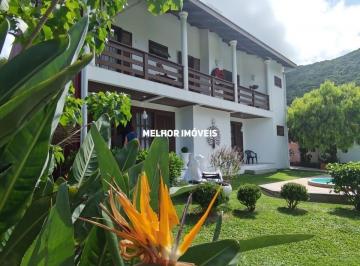 Casa · 500m² · 5 Quartos · 3 Vagas · Casa à Venda com 05 Suítes , localizada na Praia de Taquaras em Balneário Camboriú - SC