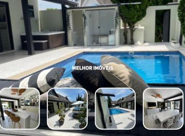 Casa · 417m² · 3 Quartos · 1 Vaga · Casa Alto Padrão com 3 suítes á venda no Bairro da Barra - Balneário Caboriú.