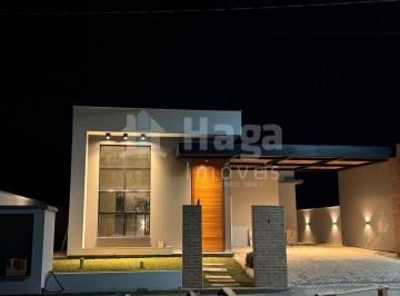 Casa · 129m² · 3 Quartos · 2 Vagas · Casa à venda no Bairro Bateas em Brusque/SC
