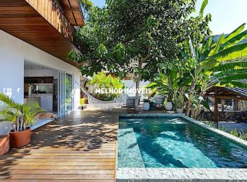 Casa · 275m² · 3 Quartos · 3 Vagas · Casa espaçosa á venda com 03 dormitórios sendo 02 suítes localizada na Praia de Taquaras/SC