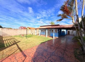 Casa · 180m² · 3 Quartos · 2 Vagas · ALUGO! Casa 3 Quartos c/ 2 Suítes, Piscina, Escritório | Condomínio Mansões Colorado
